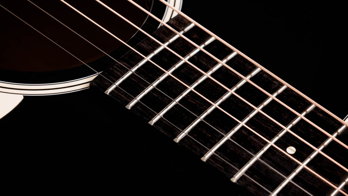 Đàn guitar acoustic điện Taylor Gold Label 517e mặt đen Blacktop – cận cần đàn và mặt phím