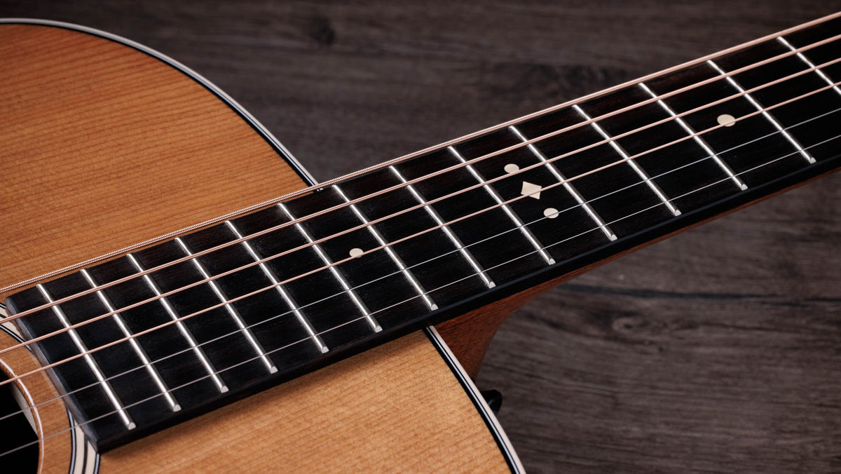 Đàn guitar acoustic điện Taylor Gold Label 710e màu Natural – cận cần đàn và mặt phím