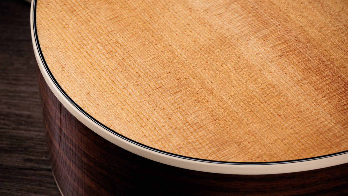 Đàn guitar acoustic điện Taylor Gold Label 712e – cận hông đàn