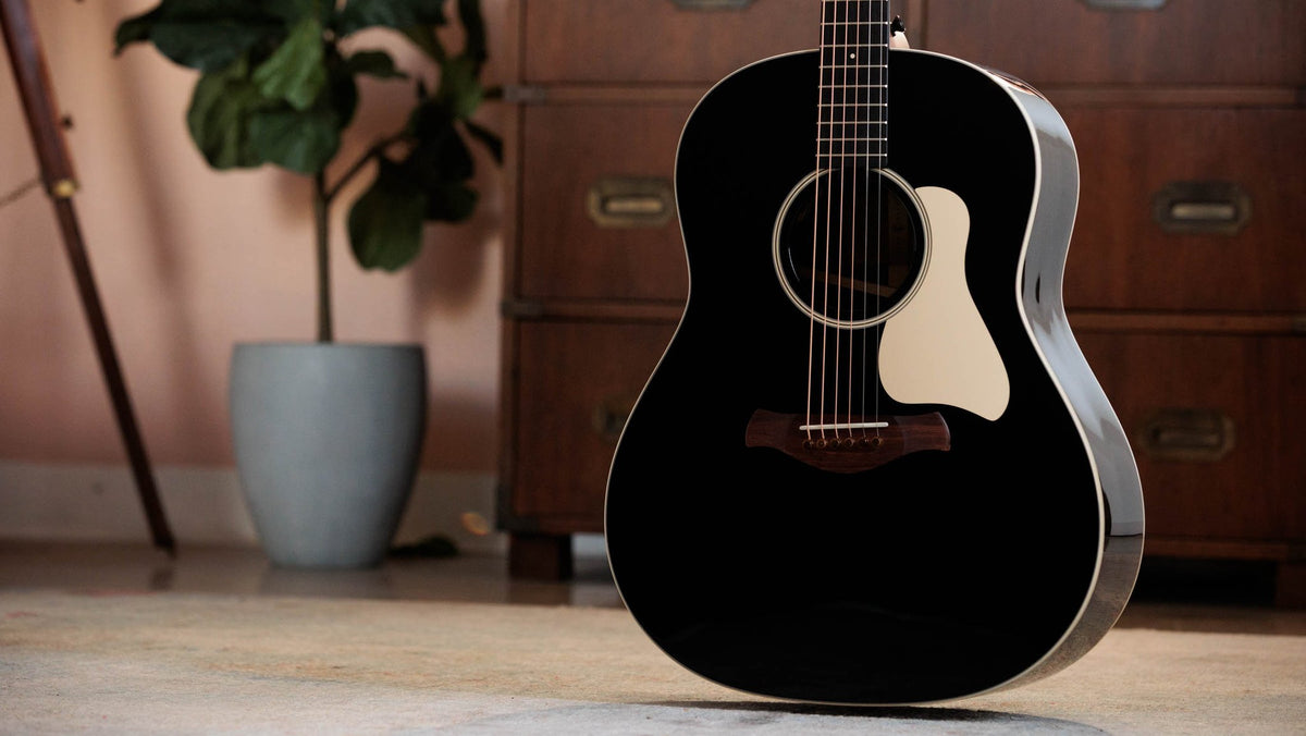 Đàn guitar acoustic điện Taylor Gold Label 717e mặt đen Blacktop – ảnh chính hãng chụp nằm ngang