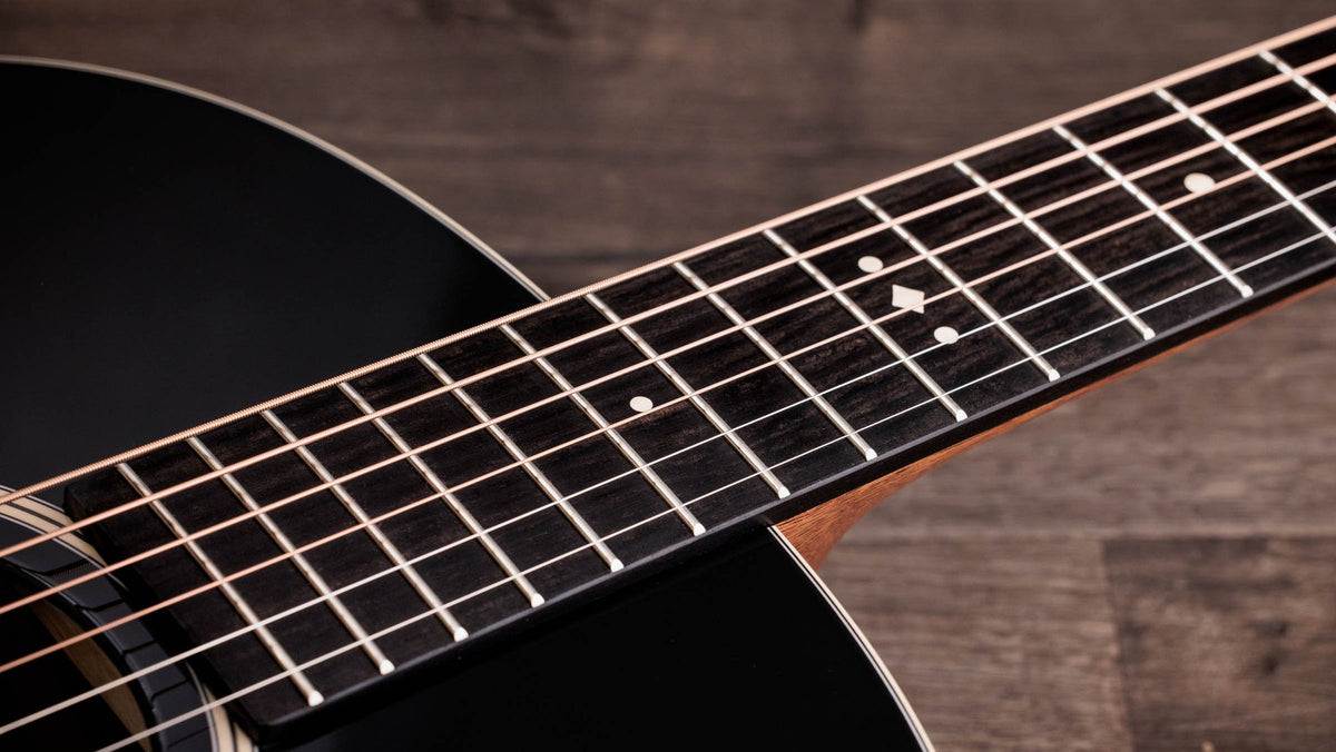 Đàn guitar acoustic điện Taylor Gold Label 717e mặt đen Blacktop – cận cần đàn và mặt phím