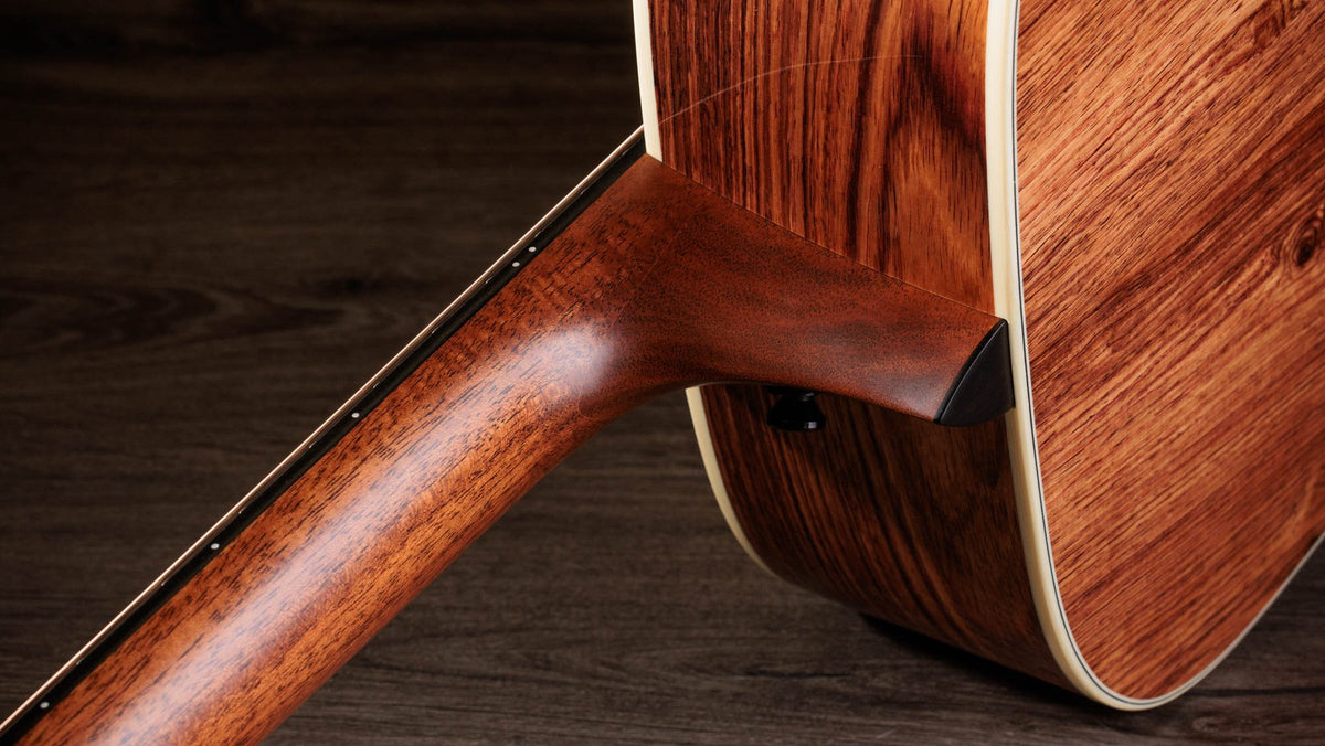 Đàn guitar acoustic điện Taylor Gold Label 810e – cận gót cần nối thân đàn