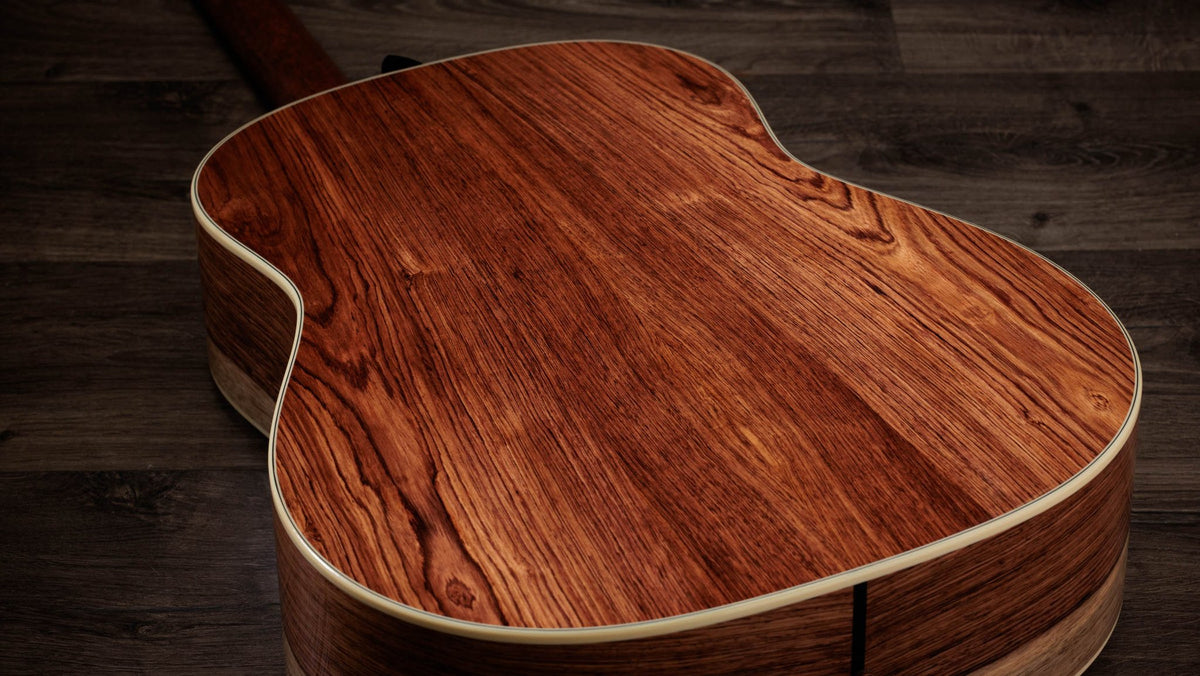 Đàn guitar acoustic điện Taylor Gold Label 817e mặt Natural – cận vân gỗ mặt lưng