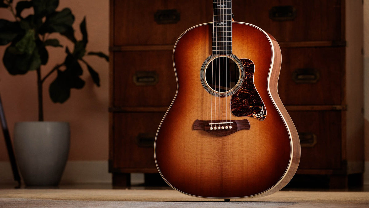 Đàn guitar acoustic điện Taylor Gold Label 817e mặt Sunburst – ảnh chính hãng chụp nằm ngang