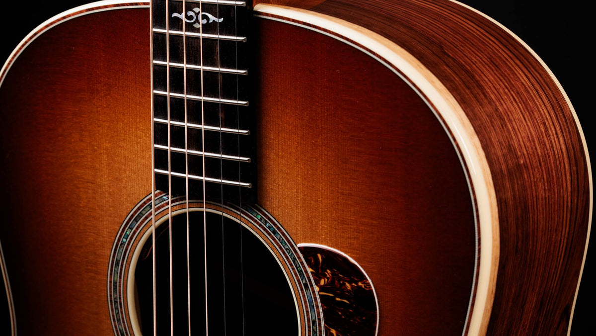 Đàn guitar acoustic điện Taylor Gold Label 817e mặt Sunburst – cận thùng đàn mặt trước
