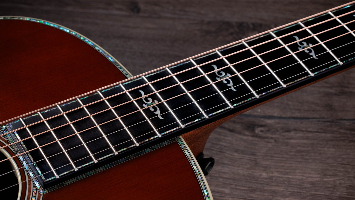 Đàn guitar acoustic điện Taylor Gold Label 914e mặt Teardrop Sunburst – cận cần đàn và mặt phím