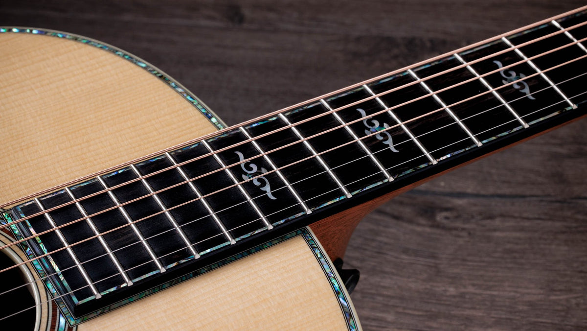 Đàn guitar acoustic điện Taylor Gold Label 917e mặt Natural – cận cần đàn và mặt phím