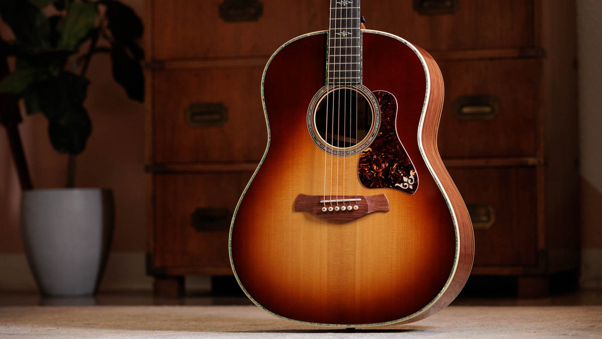 Đàn guitar acoustic điện Taylor Gold Label 917e mặt Teardrop Sunburst – ảnh chính hãng chụp nằm ngang