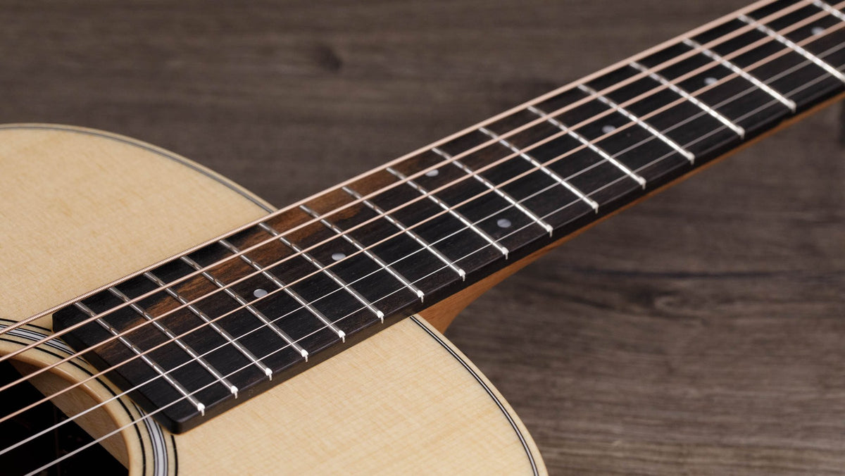 Đàn guitar acoustic điện Taylor GS Mini-e Rosewood Plus màu Natural – cận cần đàn và mặt phím