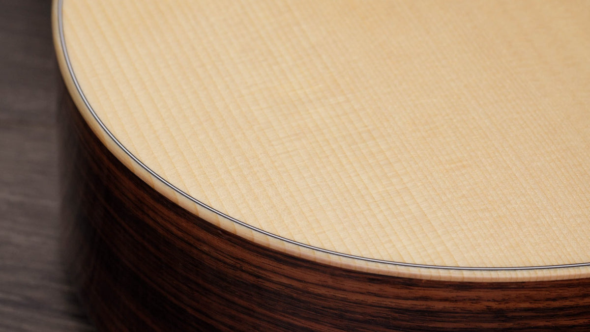 Đàn guitar acoustic điện Taylor GS Mini-e Rosewood Plus màu Natural – cận chi tiết hoàn thiện (góc 2)