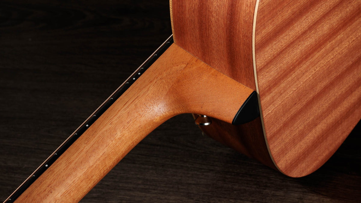 Đàn guitar acoustic điện Taylor GS Mini-e Special Edition màu Blue Burst – cận gót cần nối thân đàn