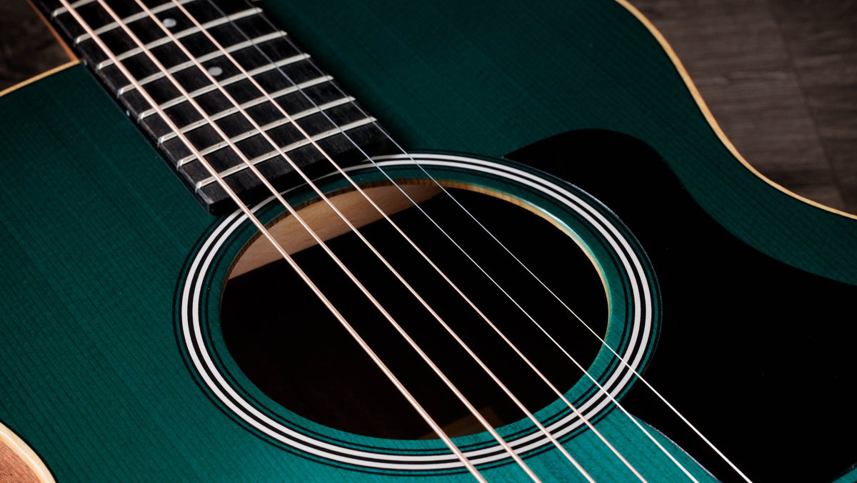 Đàn guitar acoustic điện Taylor GS Mini-e Special Edition màu Blue Burst – cận hoa văn viền lỗ thoát âm (rosette)