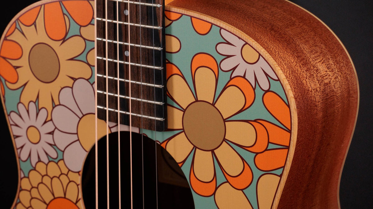 Đàn guitar acoustic điện Taylor GS Mini-e Special Edition màu Floral Blue – cận thùng đàn mặt trước