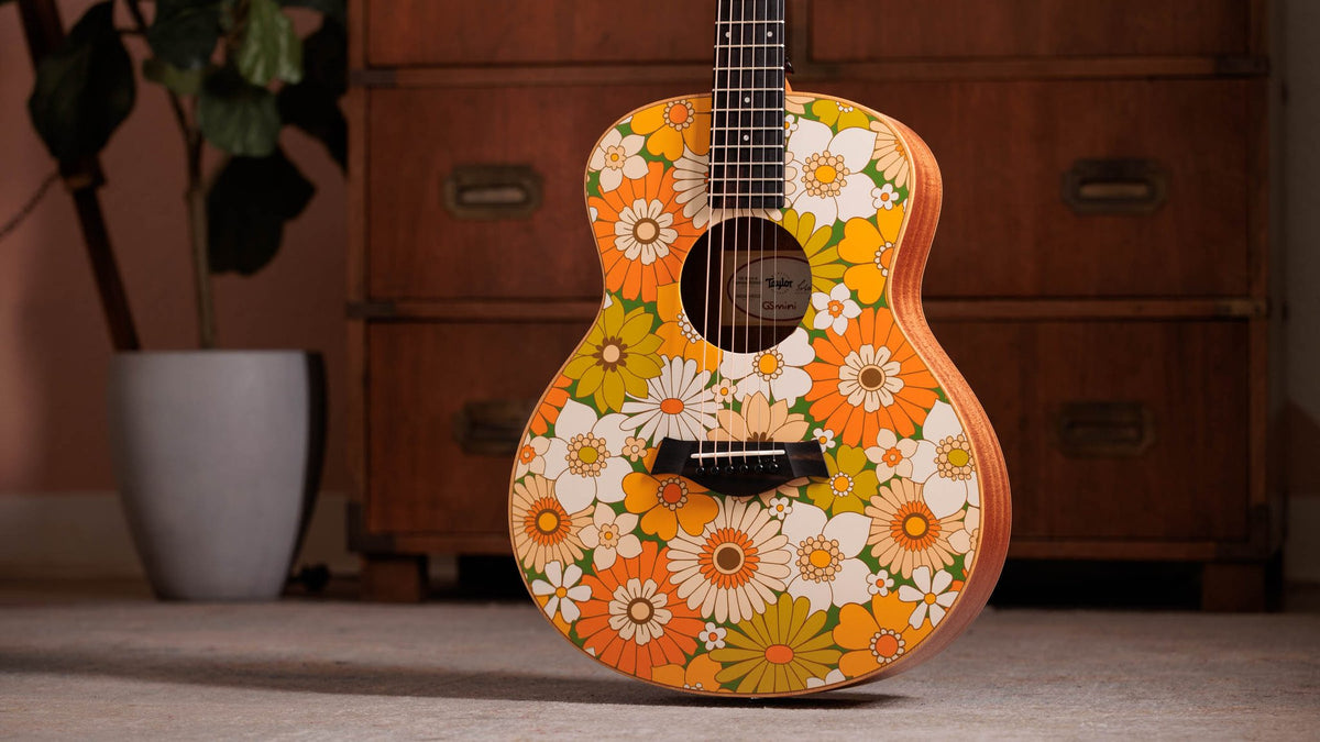 Đàn guitar acoustic điện Taylor GS Mini-e Special Edition màu Floral Green – ảnh chính hãng chụp nằm ngang