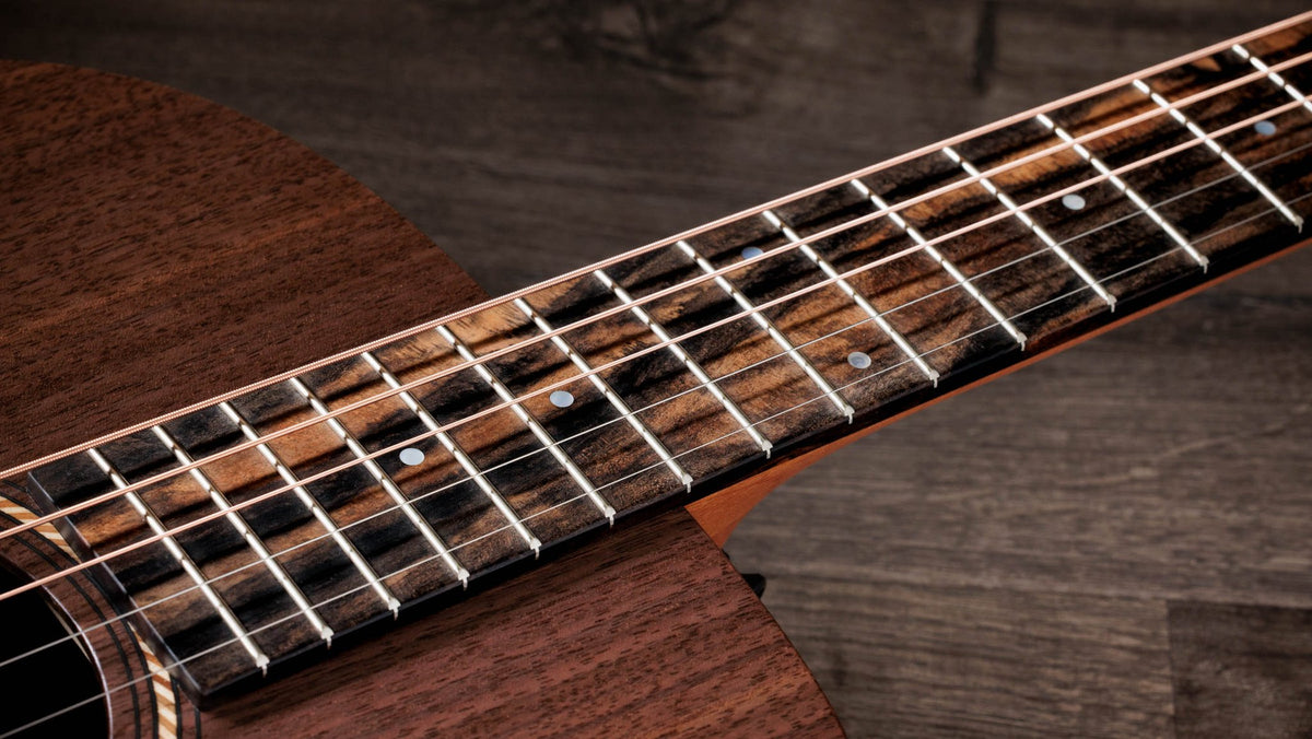 Đàn guitar acoustic điện Taylor Jacob Collier Academy 22e 5-String màu Natural – cận cần đàn và mặt phím