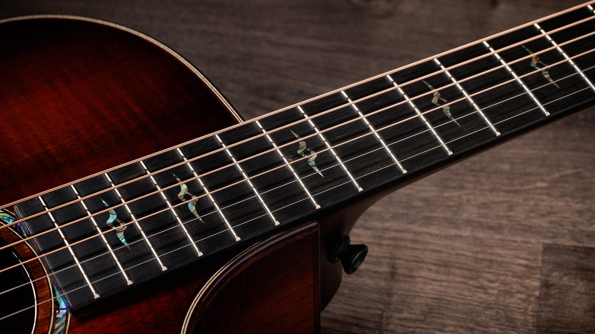 Đàn guitar acoustic điện Taylor K22ce 12-Fret Special Edition – cận cần đàn và mặt phím (góc 2)
