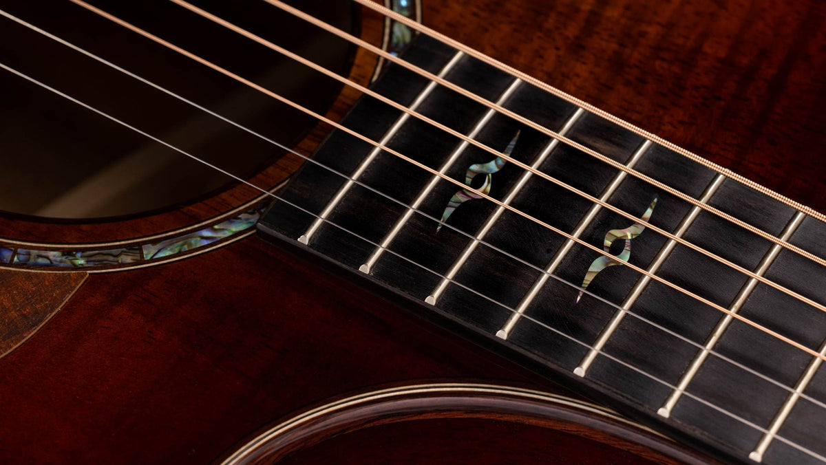 Đàn guitar acoustic điện Taylor K22ce 12-Fret Special Edition – cận cần đàn và mặt phím