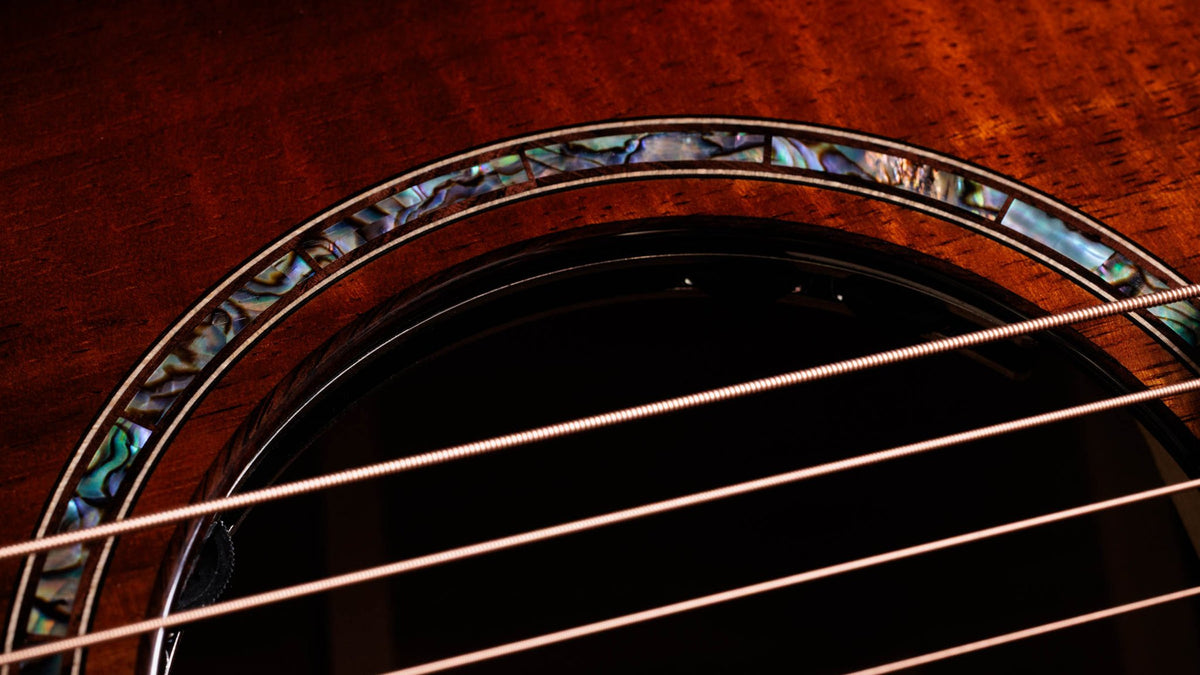 Đàn guitar acoustic điện Taylor K22ce 12-Fret Special Edition – cận hoa văn viền lỗ thoát âm (rosette)