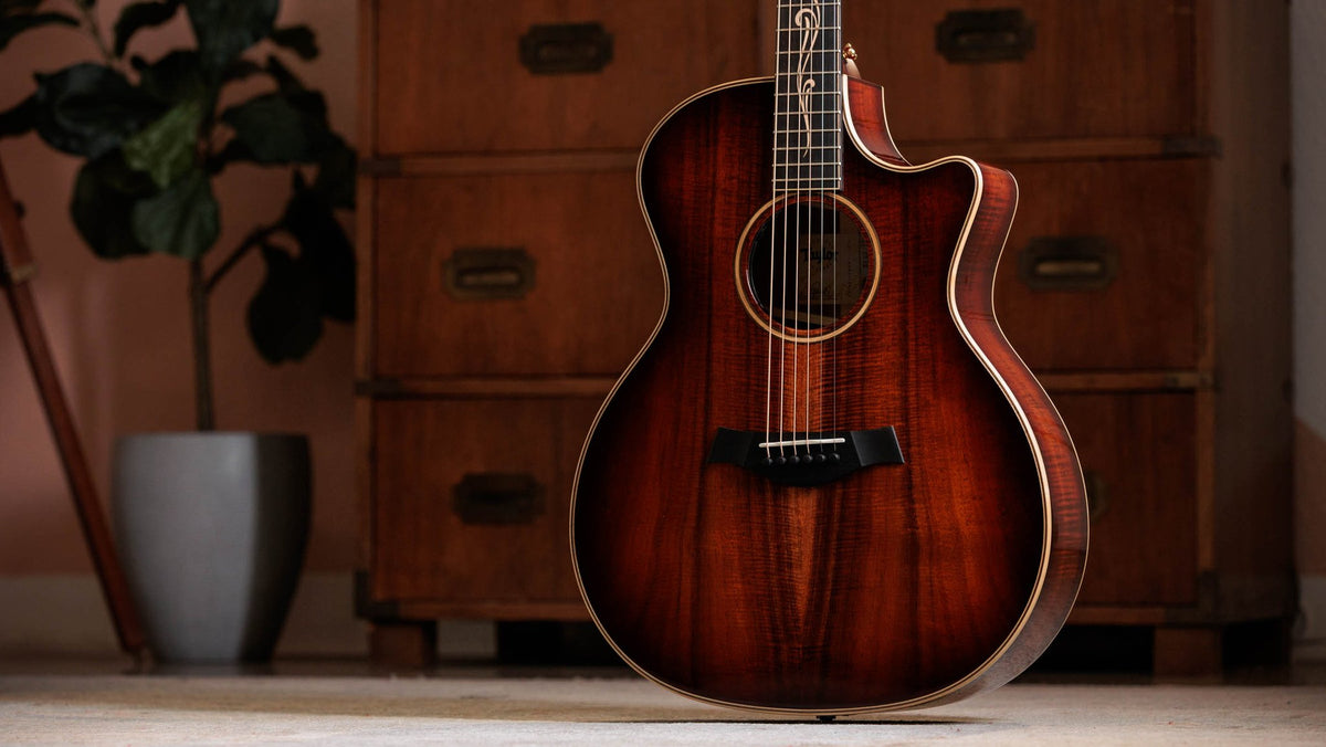 Đàn guitar acoustic điện Taylor K24ce – ảnh chính hãng chụp nằm ngang