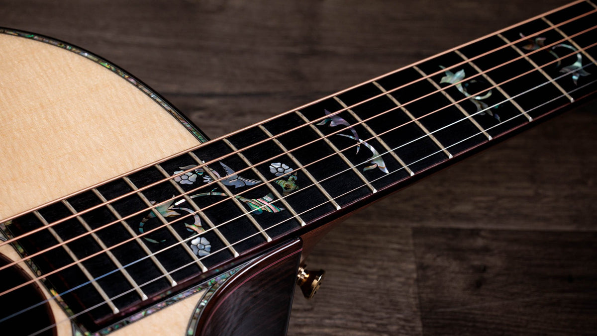 Đàn guitar acoustic điện Taylor Legacy 914ce – cận cần đàn và mặt phím (góc 2)