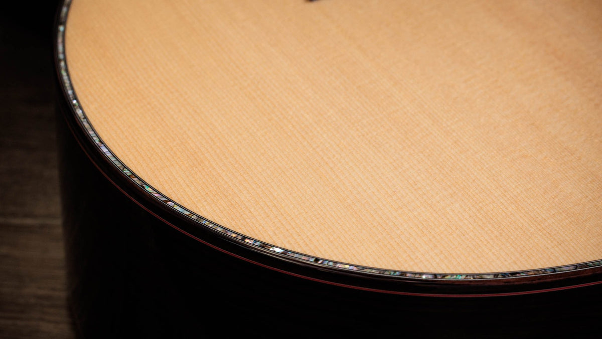 Đàn guitar acoustic điện Taylor Legacy 914ce – cận hông đàn