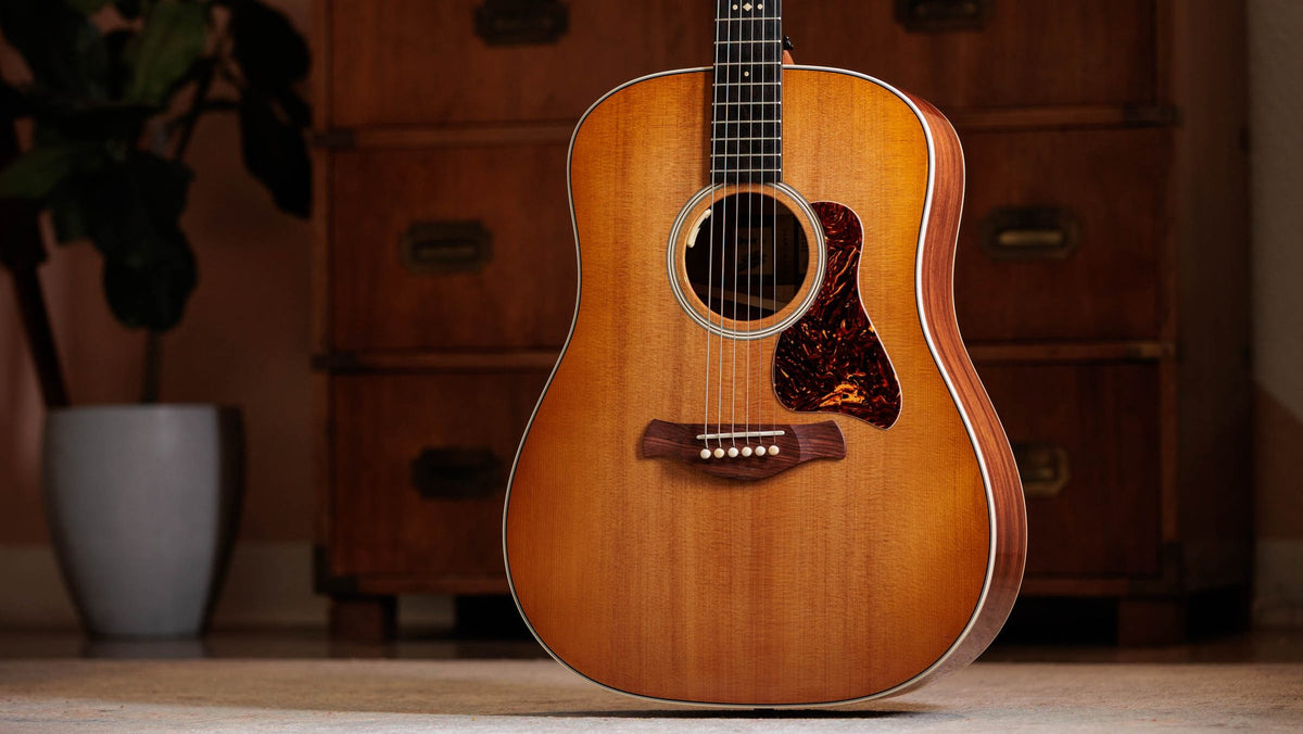 Đàn guitar acoustic điện Taylor Trey Hensley Gold Label 510e màu Antique Blond – ảnh chính hãng chụp nằm ngang