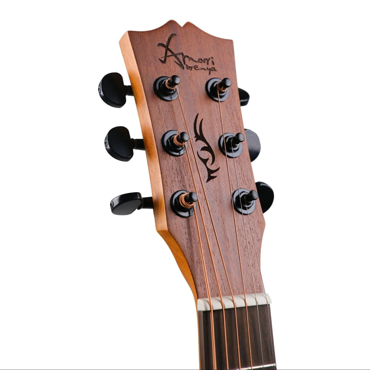 Đàn guitar acoustic Enya Amari 418C – cận đầu đàn và logo Enya