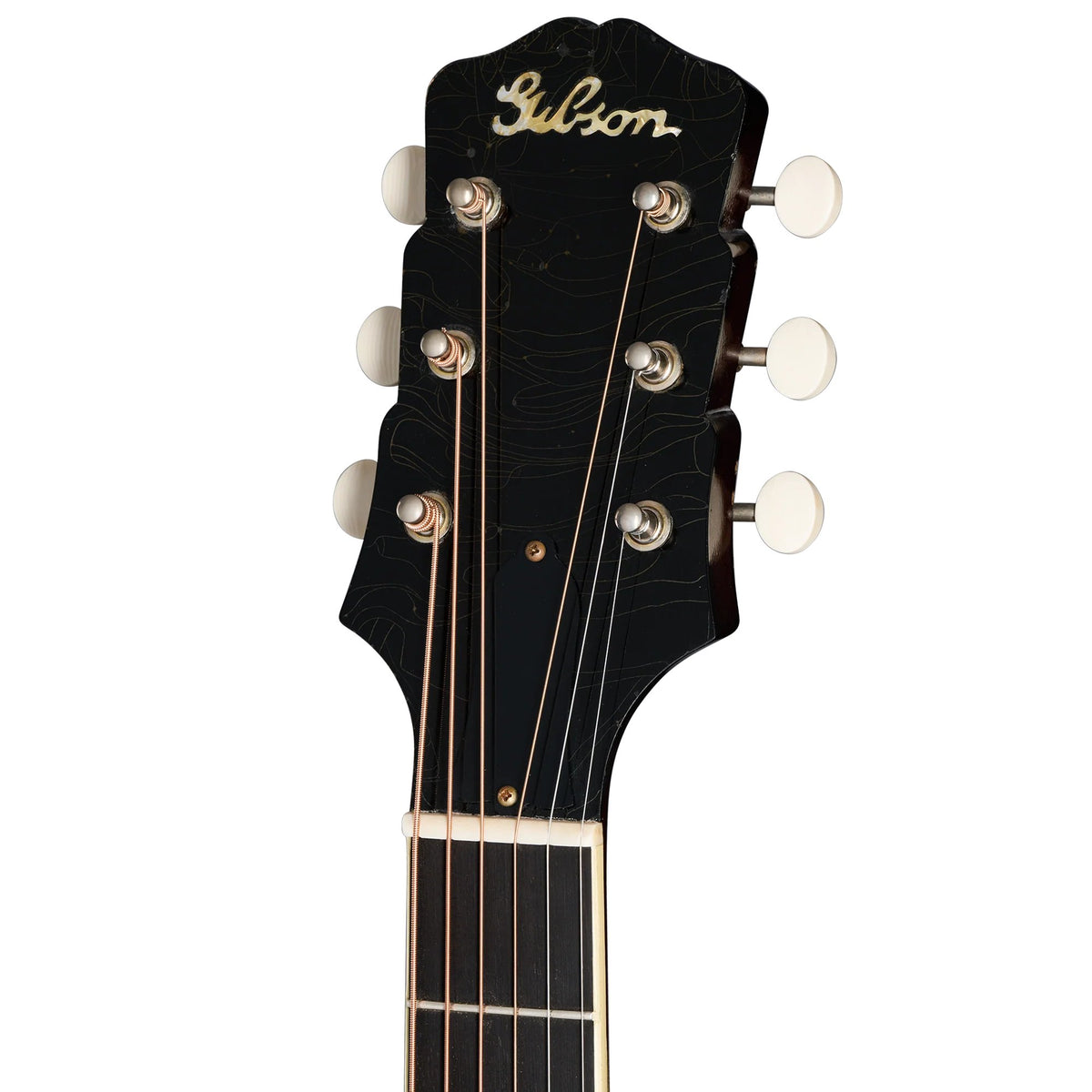 Đàn guitar acoustic Gibson 1939 SJ-100 màu Heavy Aged Faded Vintage Sunburst – cận đầu đàn và logo Gibson