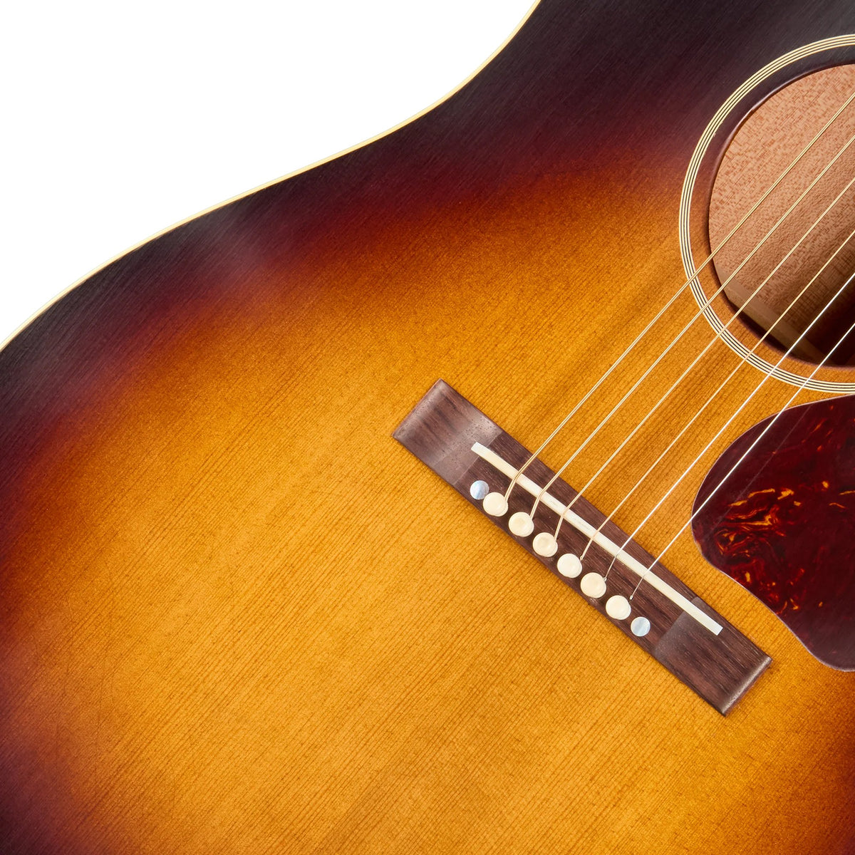 Đàn guitar acoustic Gibson 1942 Banner J-45 Reissue màu Ultra Light Aged Vintage Sunburst – cận lỗ thoát âm và ngựa đàn