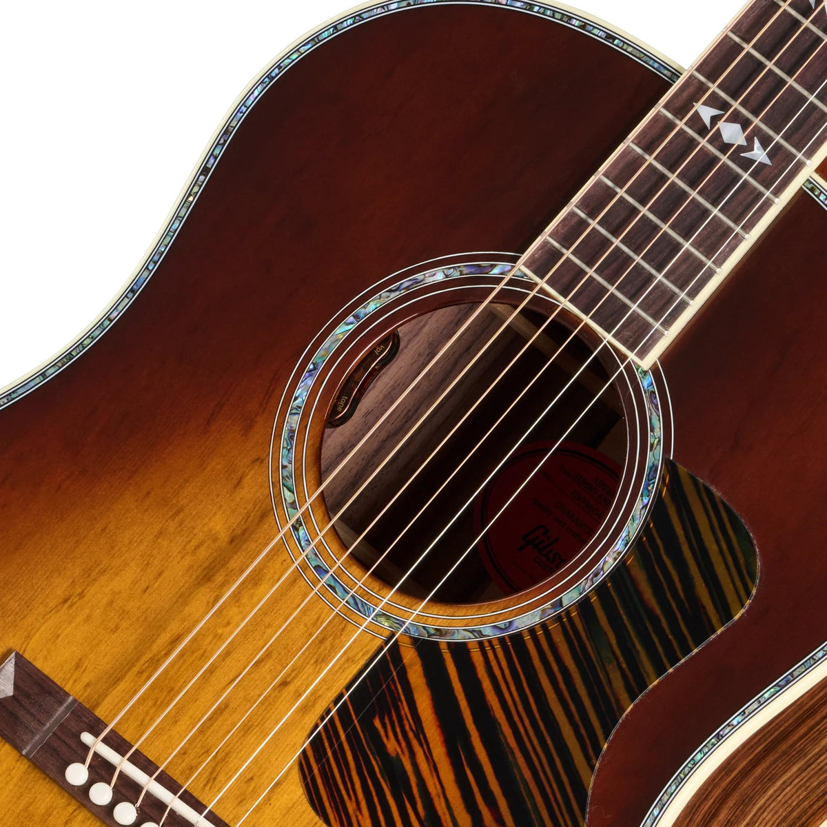 Đàn guitar acoustic Gibson Advanced Jumbo Anniversary Limited Edition màu Cremona Burst – cận hoa văn viền lỗ thoát âm (rosette)
