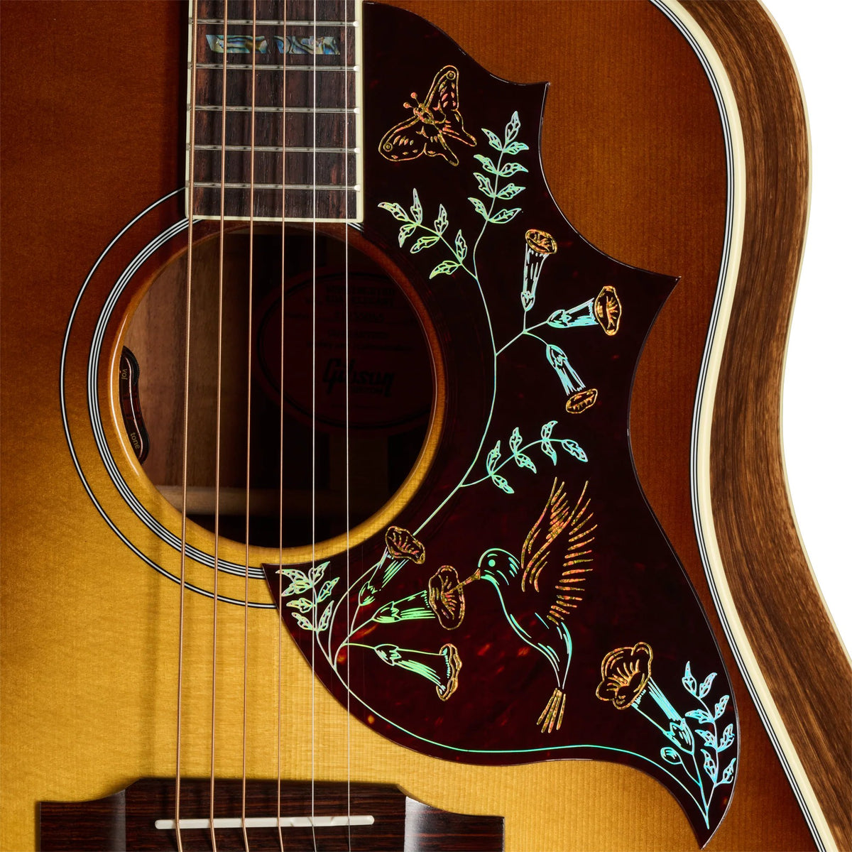 Đàn guitar acoustic Gibson Custom Hummingbird Elegant Koa màu Honey Burst – cận chi tiết hoàn thiện (góc 3)