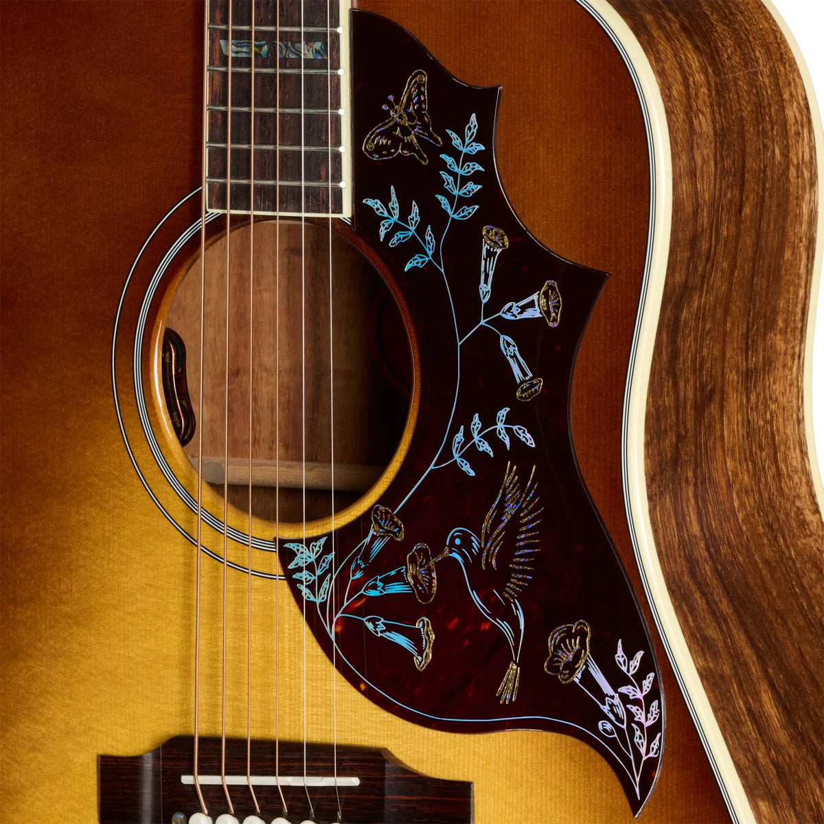Đàn guitar acoustic Gibson Custom Hummingbird Elegant Koa màu Honey Burst – cận chi tiết hoàn thiện (góc 5)