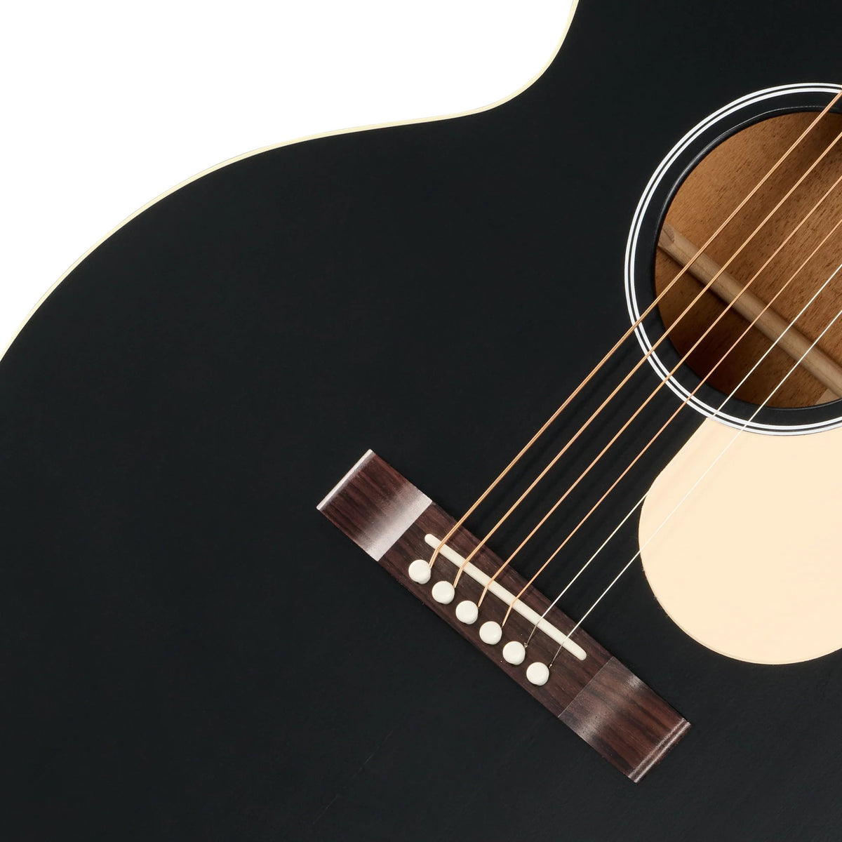 Đàn guitar acoustic Gibson J-185 Century 12-Fret màu Ebony – cận lỗ thoát âm và ngựa đàn