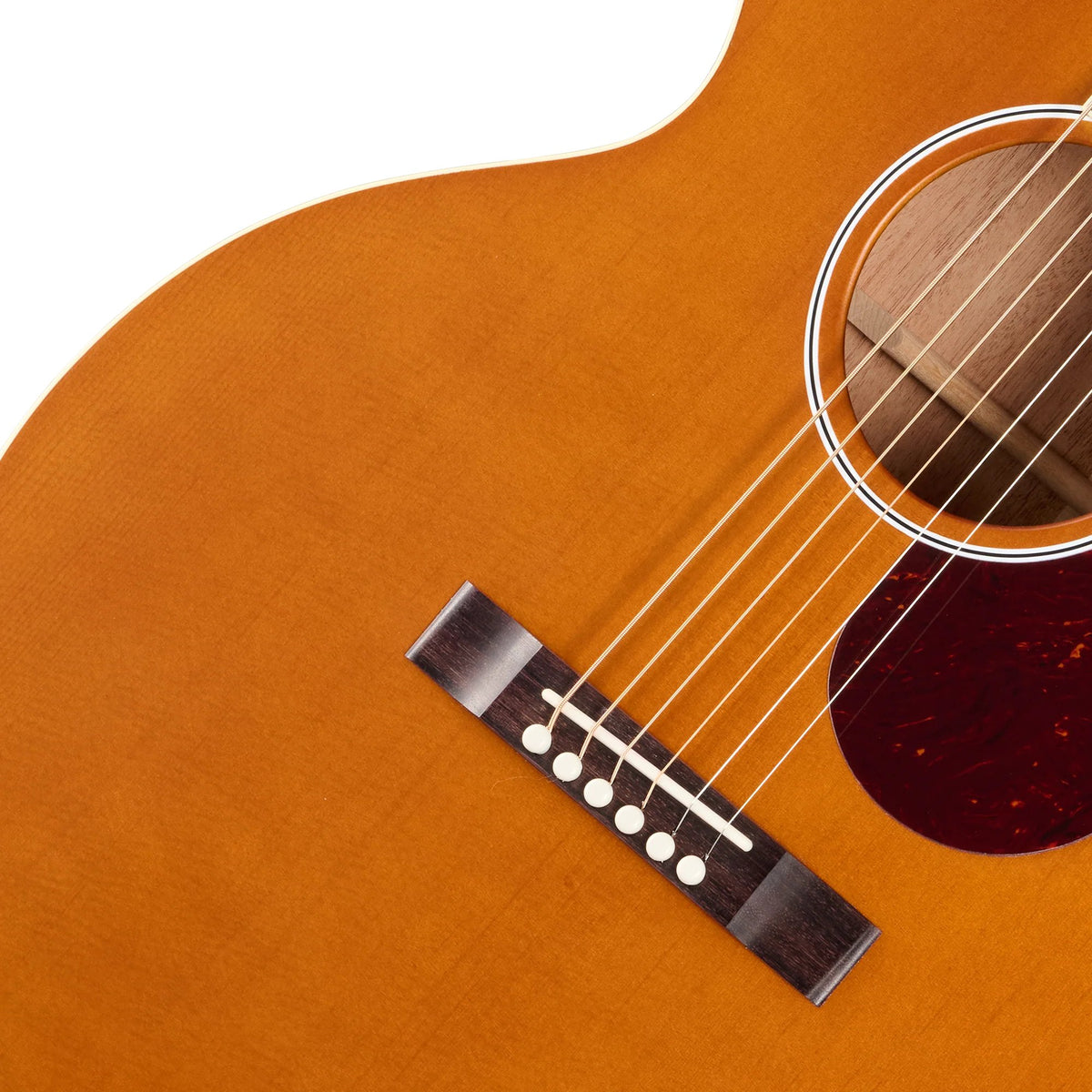 Đàn guitar acoustic Gibson J-185 Century 12-Fret màu Vintage Amber – cận lỗ thoát âm và ngựa đàn