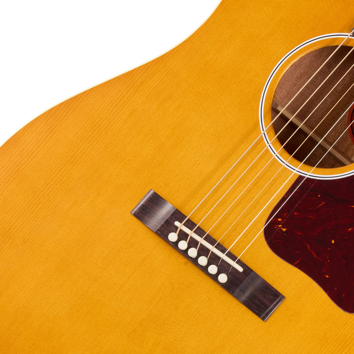 Đàn guitar acoustic Gibson J-45 Century 12-Fret màu Vintage Amber – cận lỗ thoát âm và ngựa đàn