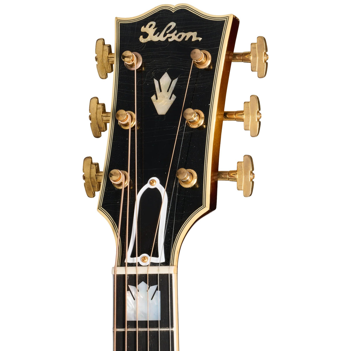 Đàn guitar acoustic Gibson Pre-War SJ-200 Rosewood màu Light Aged Faded Vintage Sunburst – cận đầu đàn và logo Gibson