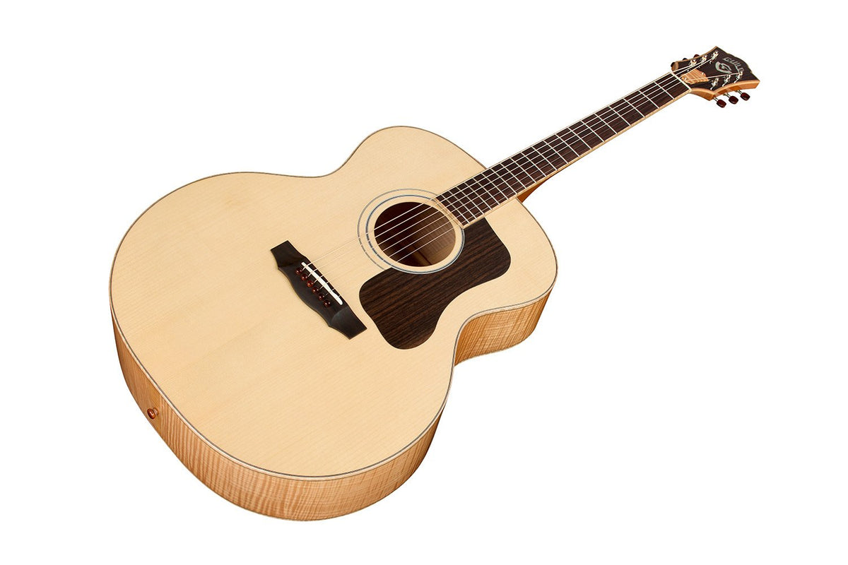 Đàn guitar acoustic Guild VR1 F-40 Au Naturel màu Natural – góc nghiêng 3/4 toàn thân