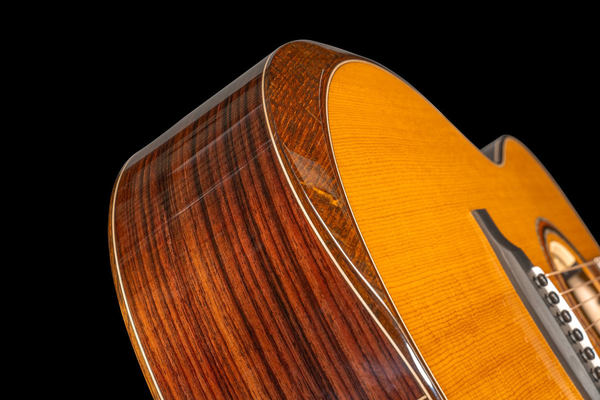 Đàn guitar acoustic Lakewood M-32 CP Premium màu Natural – cận hông đàn