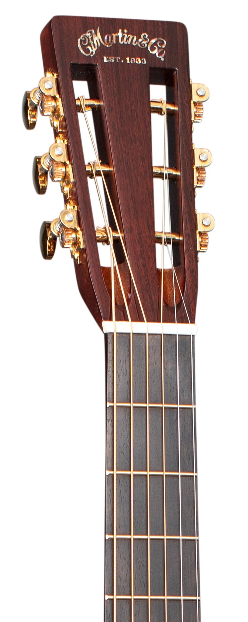 Đàn guitar acoustic Martin 012-28 Modern Deluxe màu Natural – cận đầu đàn và logo Martin
