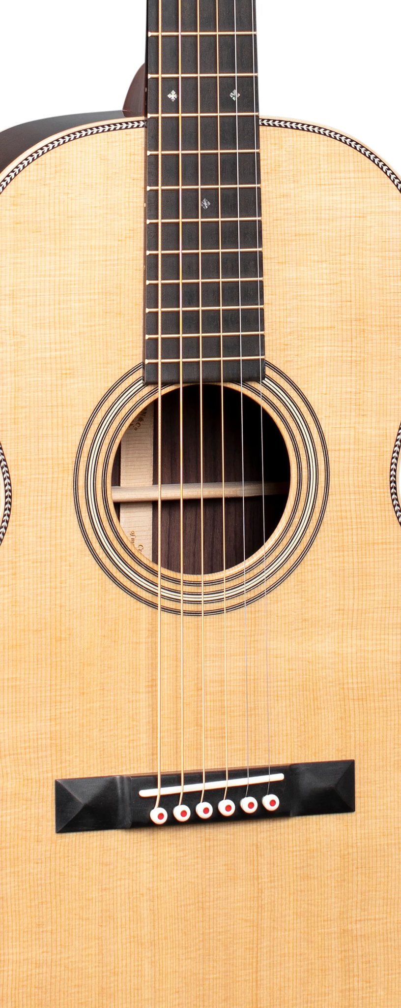 Đàn guitar acoustic Martin 012-28 Modern Deluxe màu Natural – cận thùng đàn mặt trước