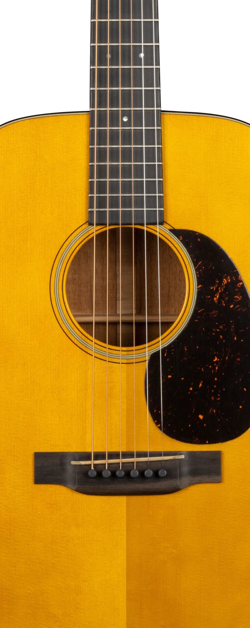 Đàn guitar acoustic Martin Custom Shop 000-18 1937 bản Natural Stage 1 Aging – cận thùng đàn mặt trước