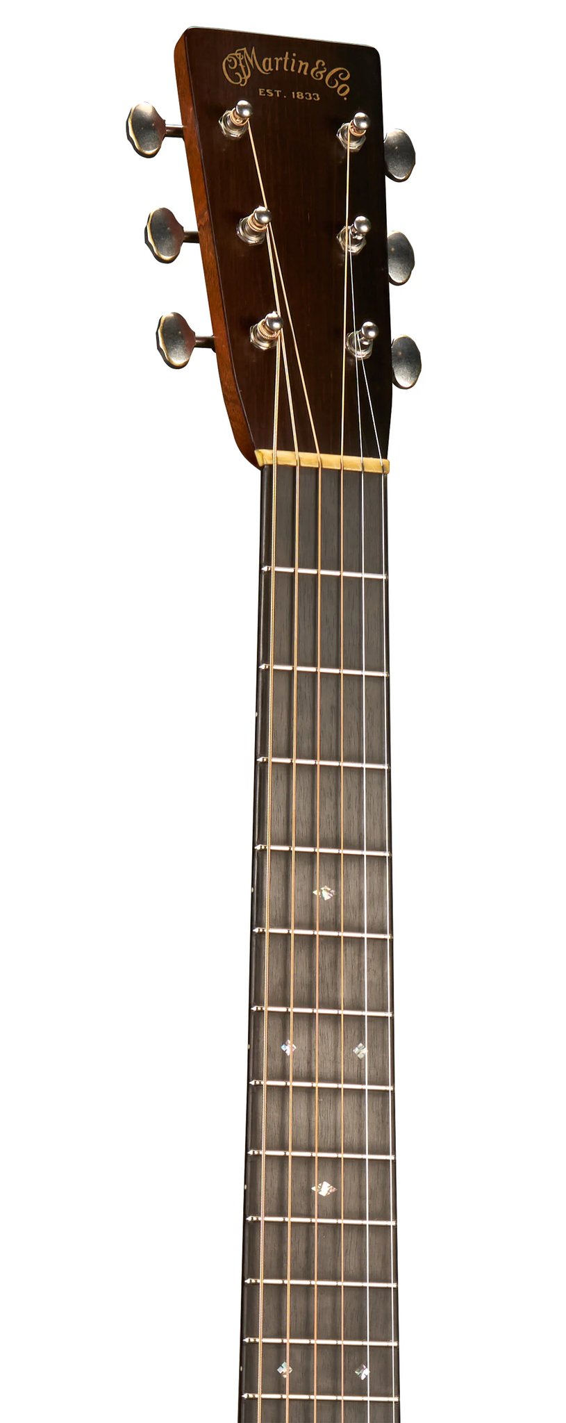 Đàn guitar acoustic Martin Custom Shop 000-28 1937 Brazilian Rosewood màu Vintage Toner – cận đầu đàn và logo Martin