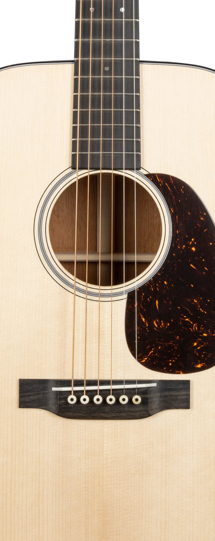 Đàn guitar acoustic Martin Custom Shop D-18 1937 bản Natural – cận thùng đàn mặt trước