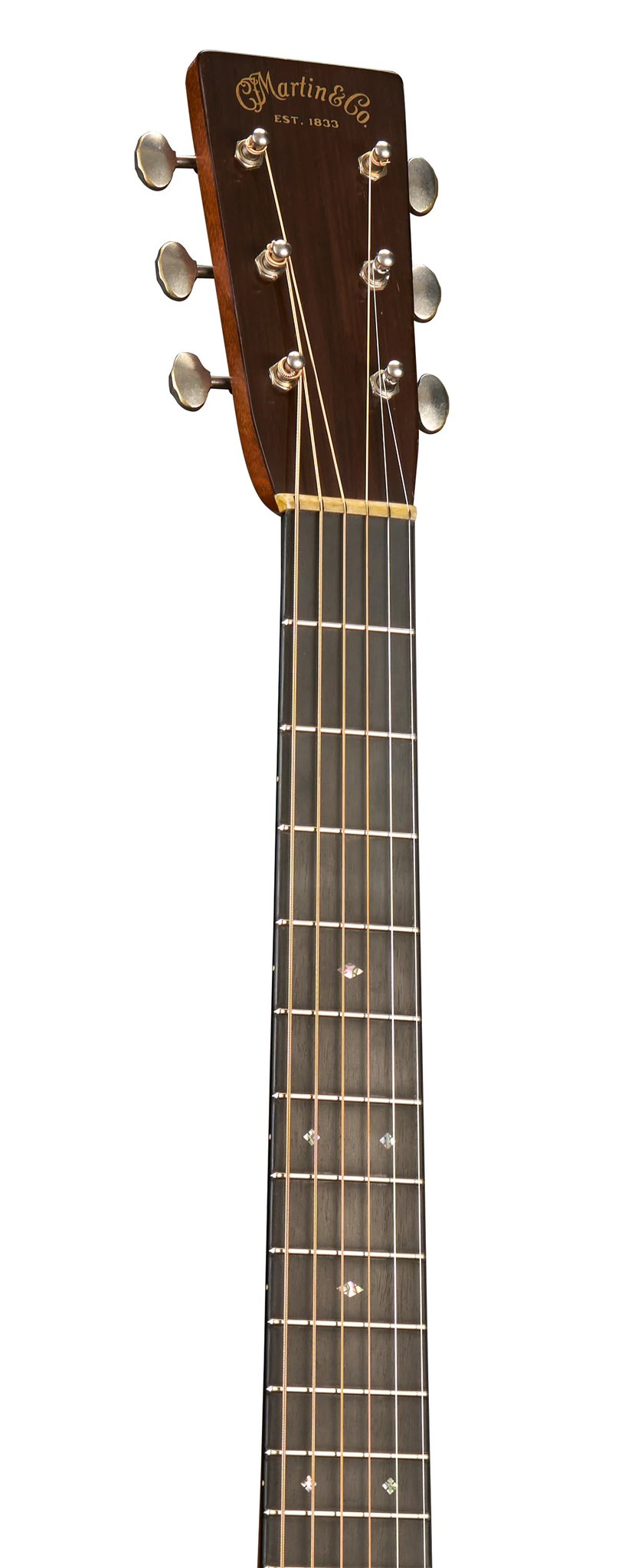 Đàn guitar acoustic Martin Custom Shop D-28 1937 Brazilian Rosewood màu Vintage Toner – cận đầu đàn và logo Martin