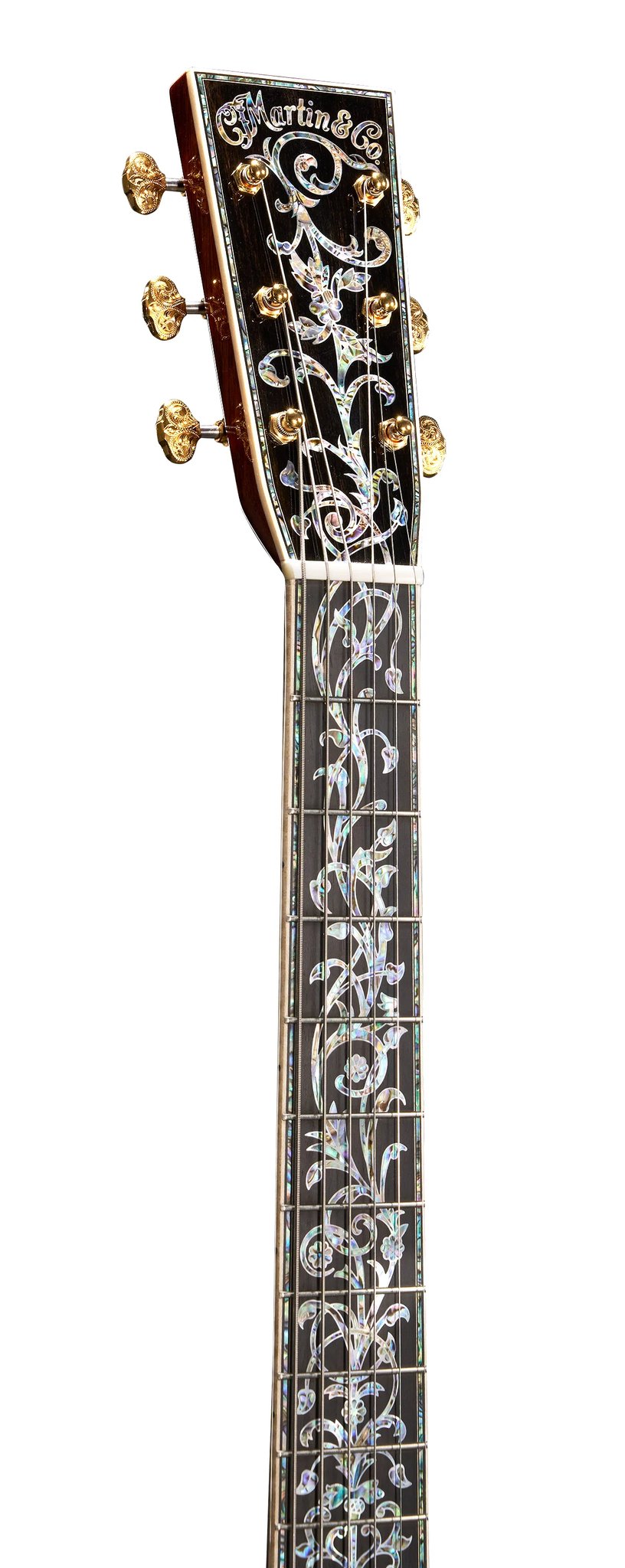 Đàn guitar acoustic Martin D-50 CFM IV 50th Anniversary màu Natural – cận đầu đàn và logo Martin
