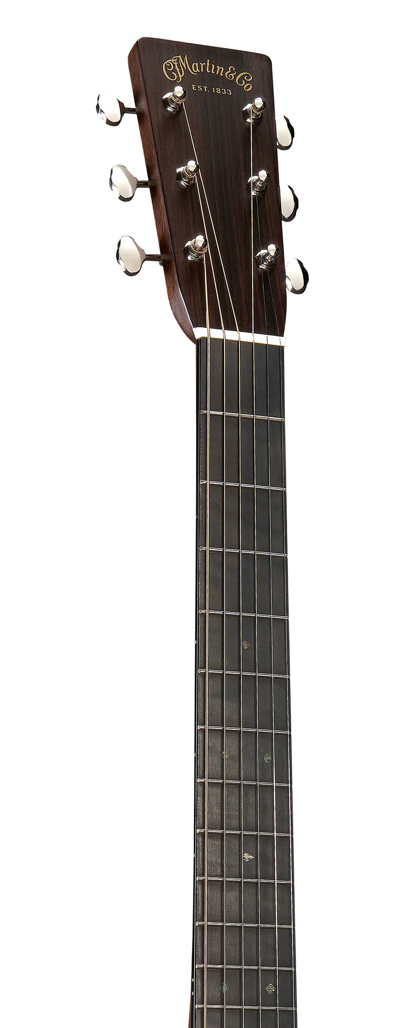 Đàn guitar acoustic Martin M-28 màu Gloss – cận đầu đàn và logo Martin