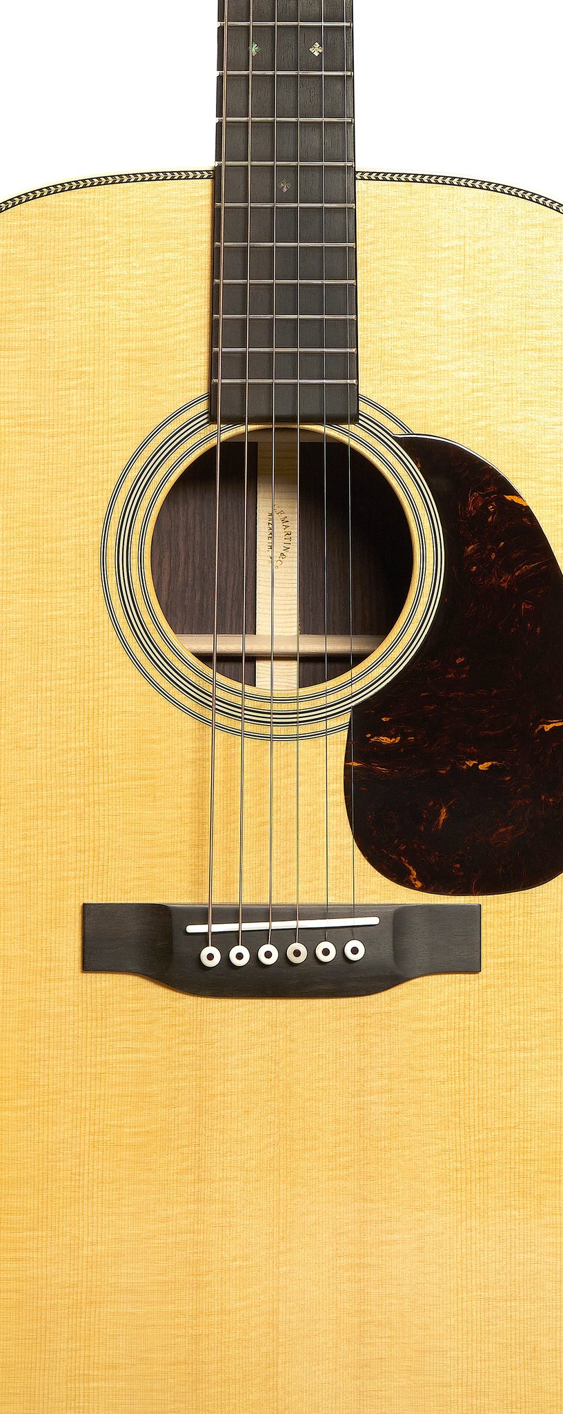 Đàn guitar acoustic Martin M-28 màu Gloss – cận thùng đàn mặt trước
