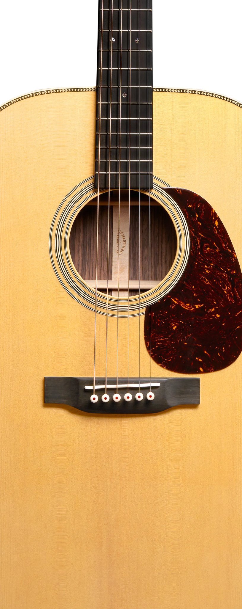 Đàn guitar acoustic Martin Super HD-28 màu Gloss – cận thùng đàn mặt trước