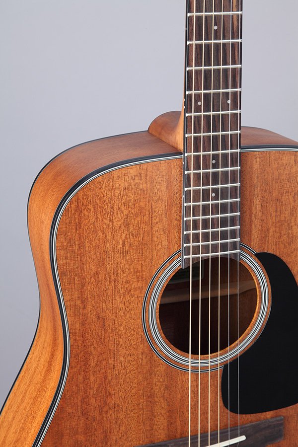 Đàn guitar acoustic Takamine GD11M màu Natural Satin – cận thùng đàn mặt trước
