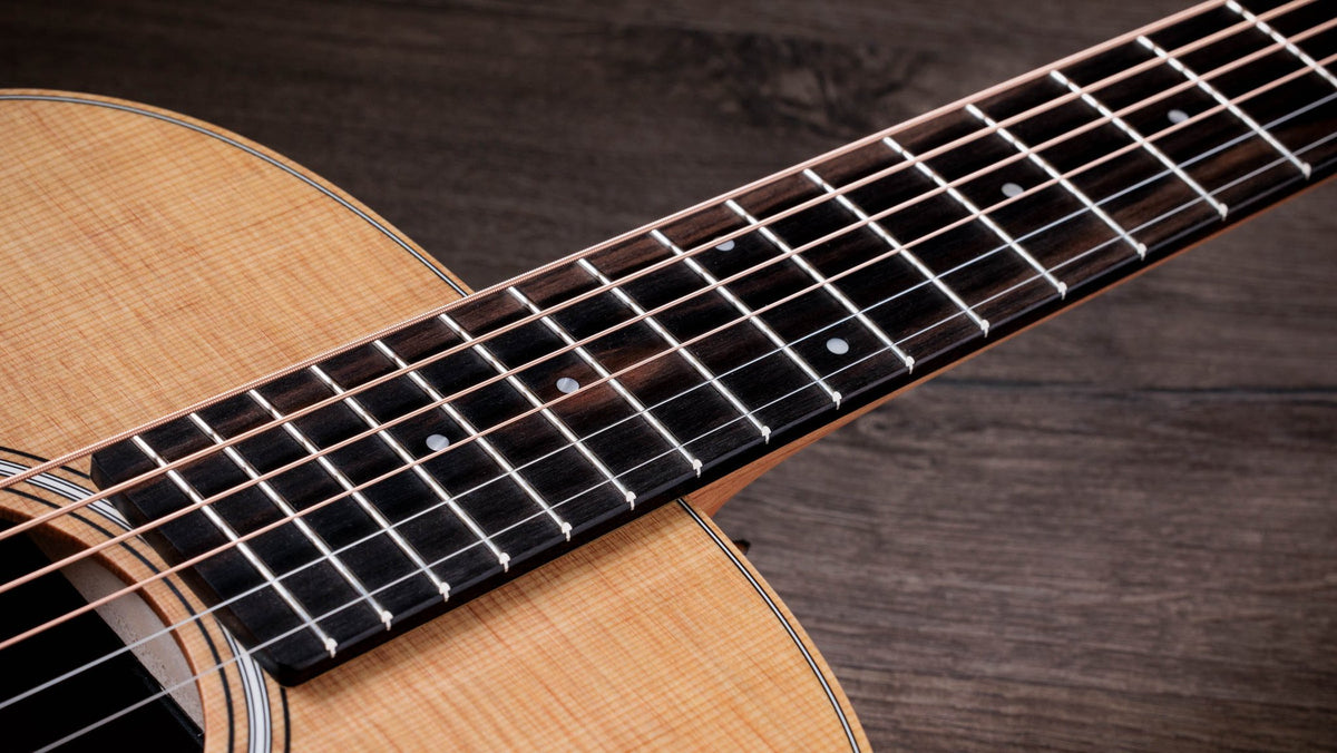 Đàn guitar acoustic Taylor GS Mini màu Natural – cận cần đàn và mặt phím